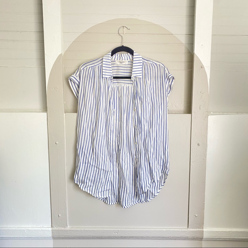 Carly Jean Los Angeles short sleeve blouse